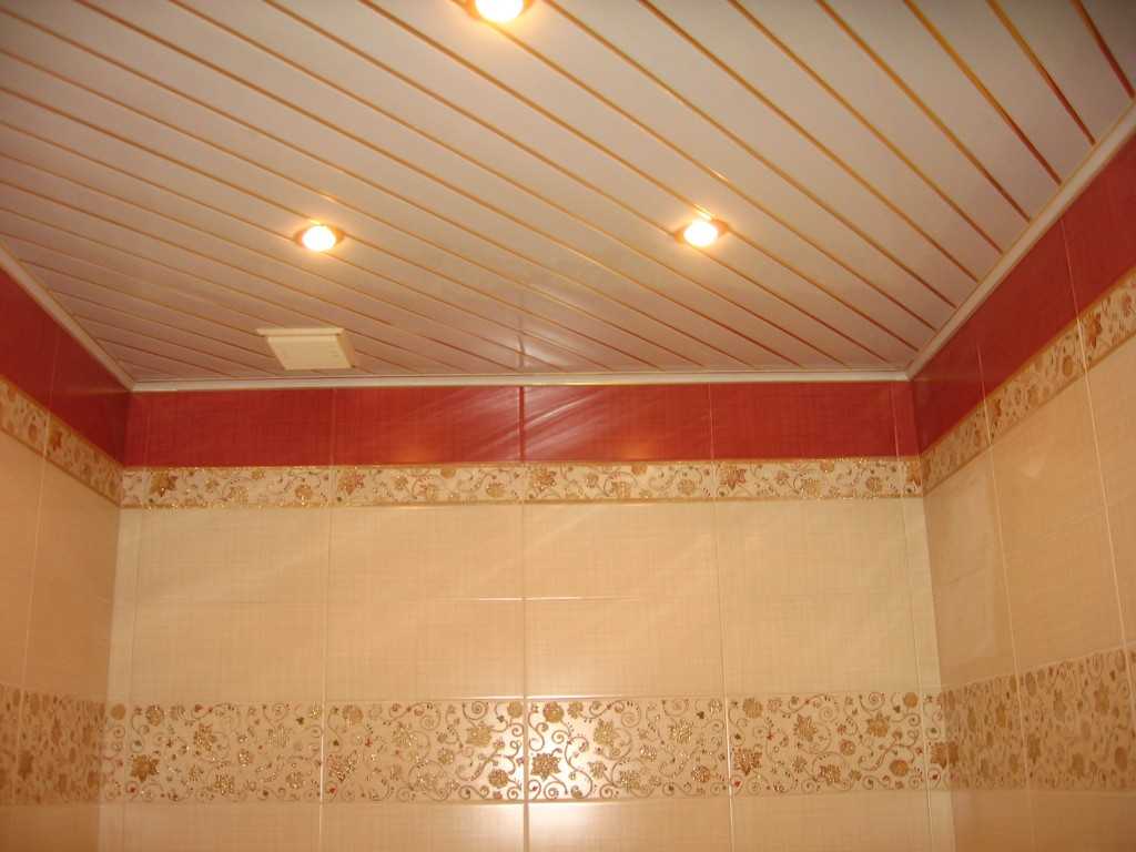 Пластиковый потолок из пвх панелей в ванной комнате: как сделать правильно