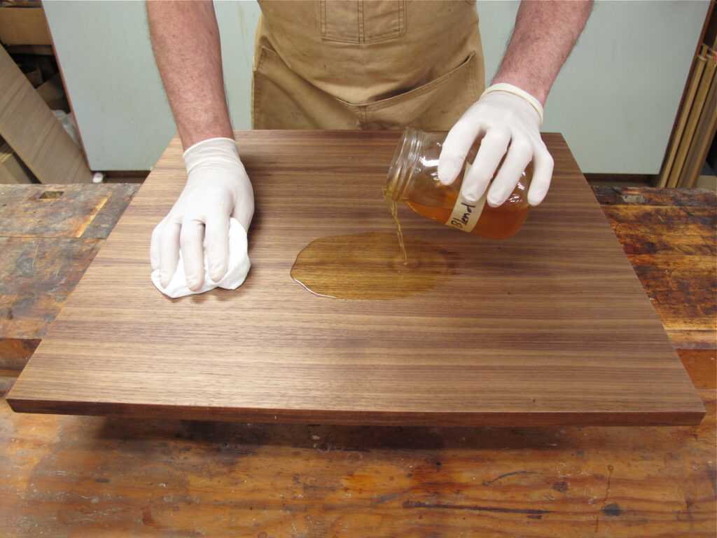 Правила лакировки деревянной поверхности