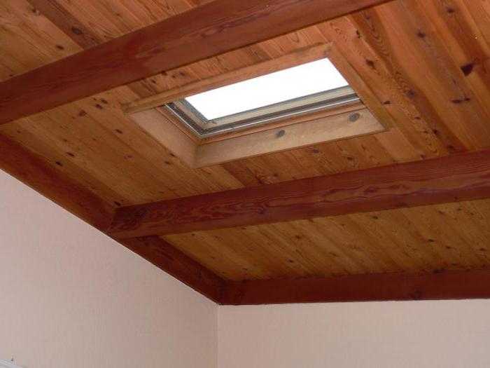 Как сделать потолок в деревянном доме своими руками?