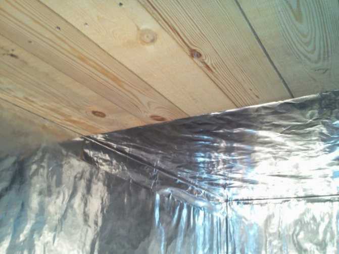 Пароизоляция для потолка в деревянном перекрытии: какую выбрать, как правильно сделать в деревянном доме, какая пароизоляция лучше, как работает, нужна ли