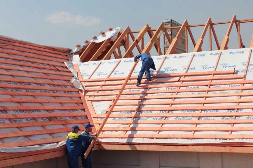 Сколько стоит сделать крышу дома: цена за работы