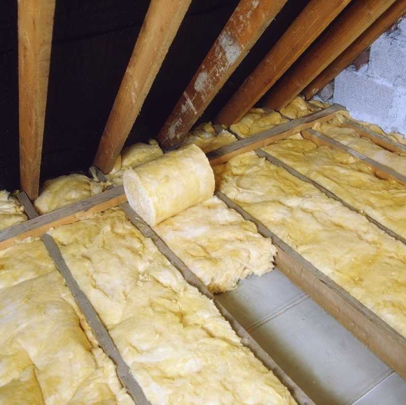 Утепление потолка в частном доме – обзор материалов и способов монтажа утеплителя