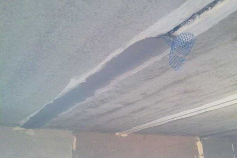 Как заделать русты на потолке: последовательность работы, необходимые материалы и инструменты, рекомендации по подготовке потолочной поверхности