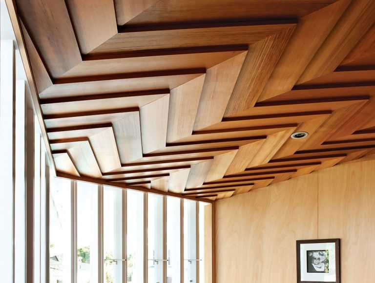 Как сделать деревянный реечный потолок: особенности монтажа, преимущества вагонки, фотографии и видео