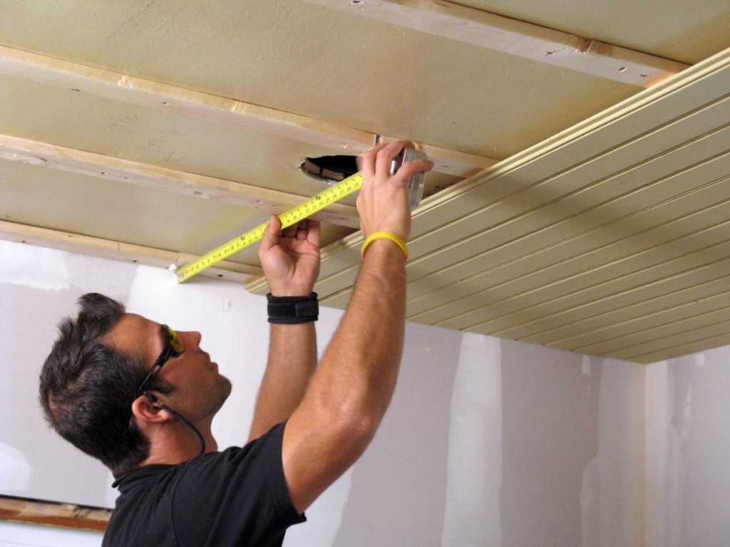 Потолок из досок: потолочная доска, потолок из необрезной доски, шпунтованная доска, подшивка  потолков, обшивка своими руками