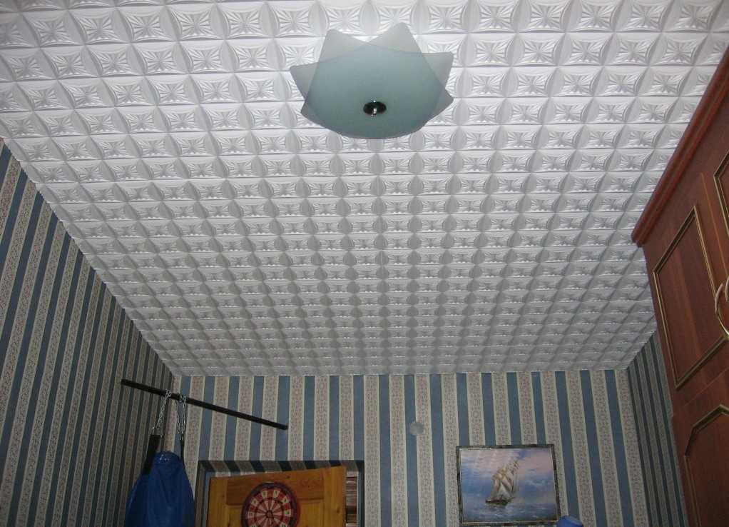 Плитка потолочная без швов – виды, как правильно наклеить на потолок