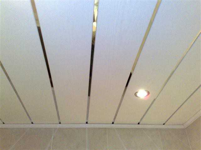 Пластиковый потолок в ванной: 125 фото примеров дизайна и оригинальных идей