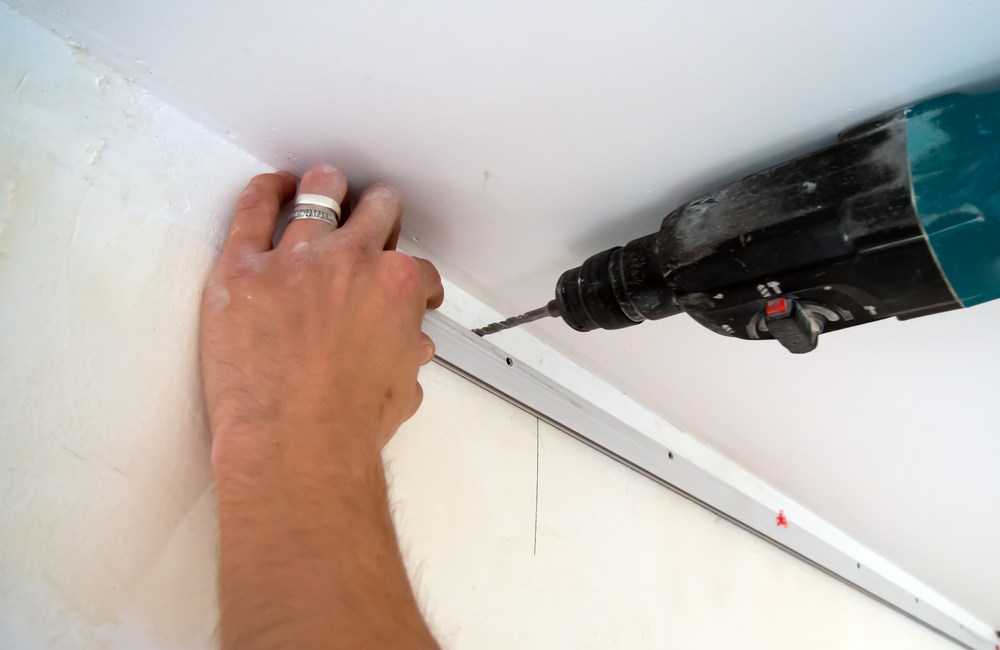 Штапиковая система крепления натяжного потолка — способы монтажа штапика