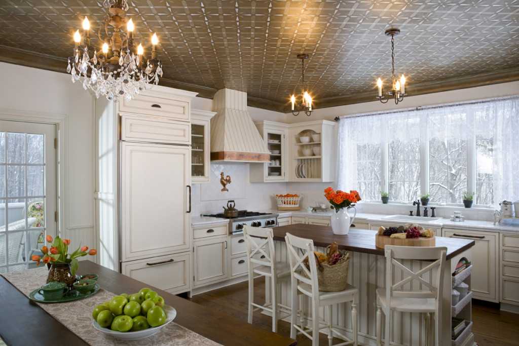 Потолок на кухне: оригинальные варианты отделки