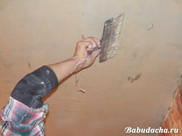 Как смыть побелку с потолка? как смывать со стен и как удалить с потолка, как снять быстро и как очистить поверхность без грязи
