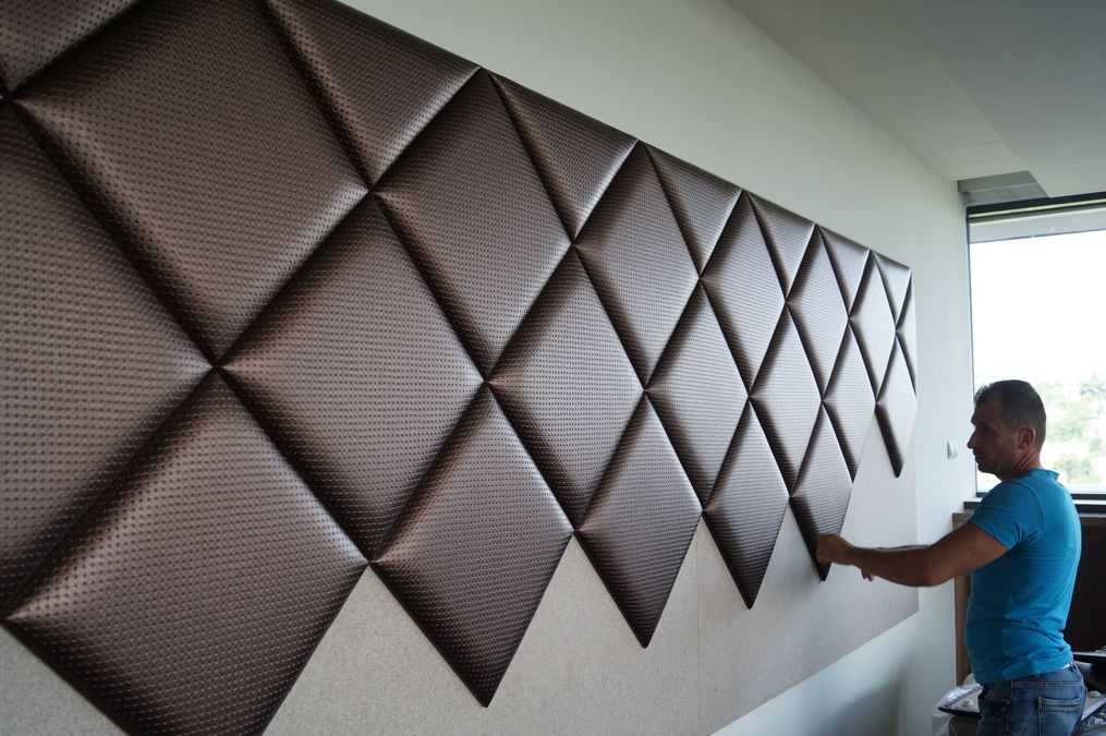 Как крепить мягкие стеновые панели к стене?