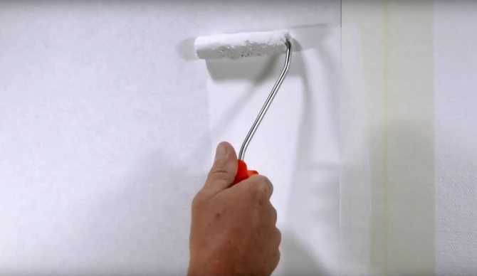 Клей для стеклохолста: как правильно клеить «паутинку», поклейка стеклохолста, шпаклевка по нему и выбор клея, технология оклейки стен и потолка