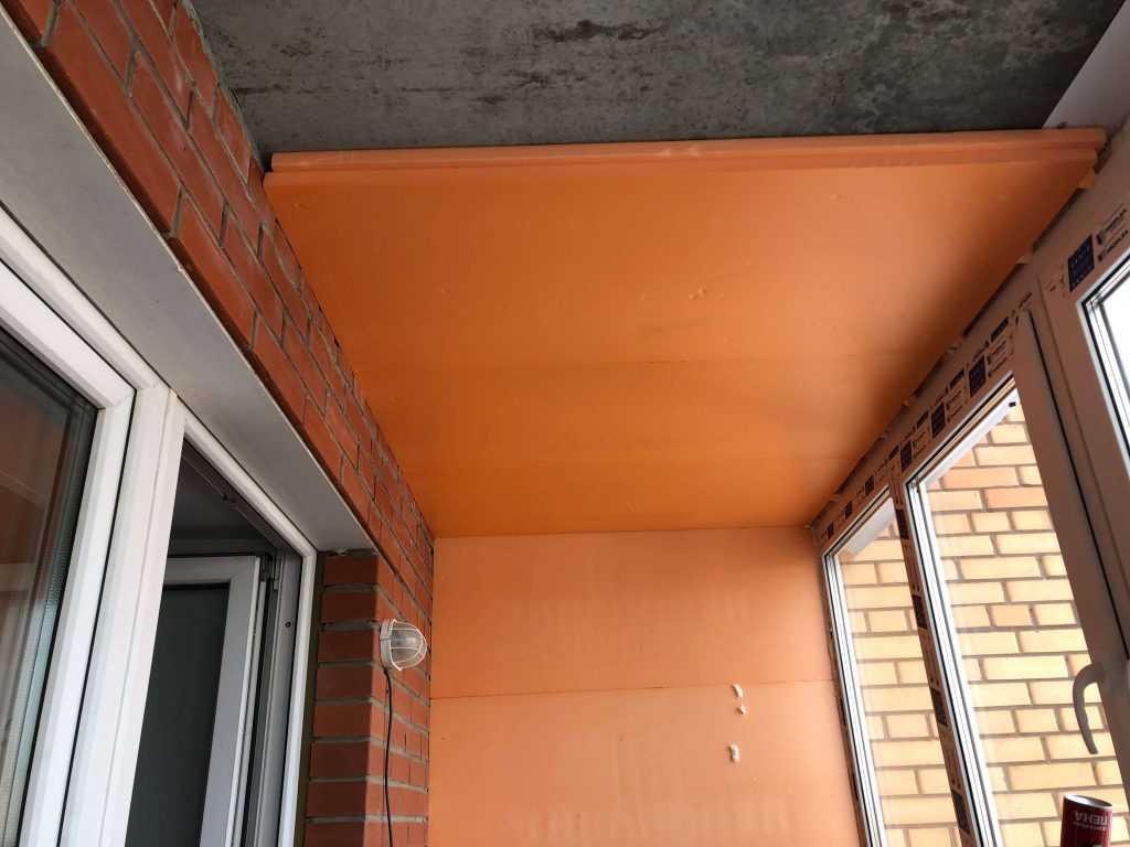 Потолок на балконе: варианты отделки, пошаговая инструкция покраски и обшивки