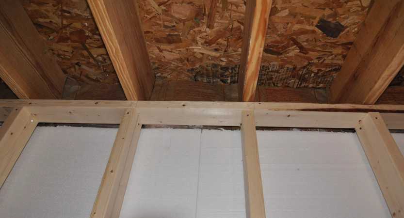 Как сделать потолок из пластиковых панелей: пошаговая инструкция монтажа