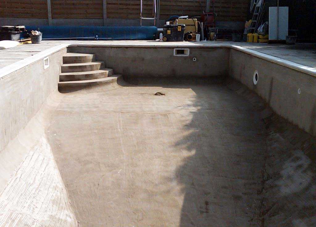 Как сделать бассейн на даче своими руками (165+ фото)? каркасный,  крытый, бетонный — какой лучше?