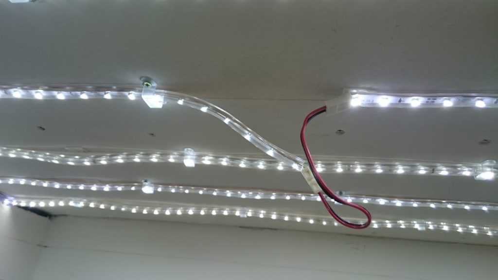 Потолок из гипсокартона с подсветкой своими руками: открытая подсветка, скрытая подсветка, ниши для подсветки, монтаж светодиодной ленты