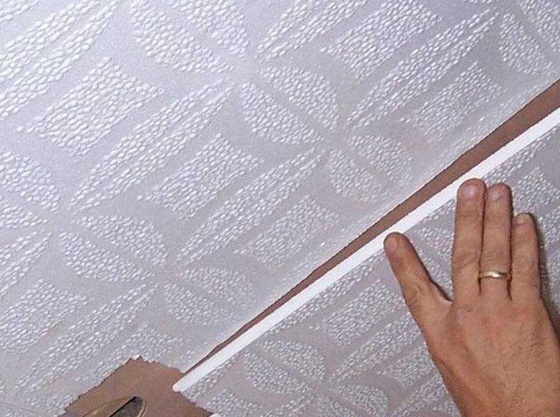 Как наклеить потолочную плитку на побелку – несколько секретов монтажа