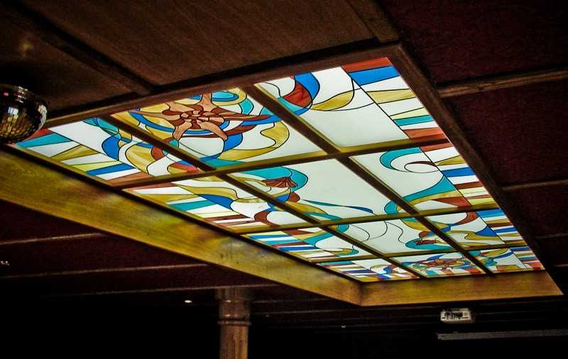 Витражный потолок с подсветкой тиффани: фото, цена пленки, система профилей и монтаж