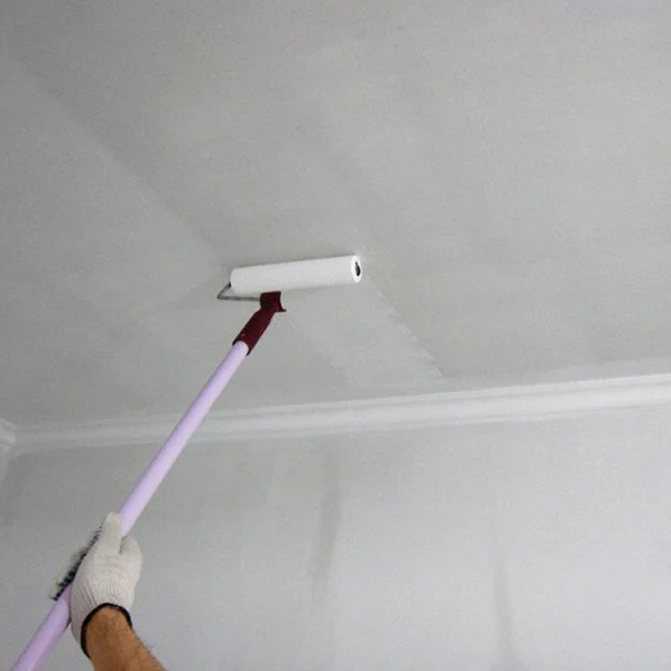 Каким валиком лучше красить потолок водоэмульсионной краской: какой лучше, каким лучше наносить краску на потолок
