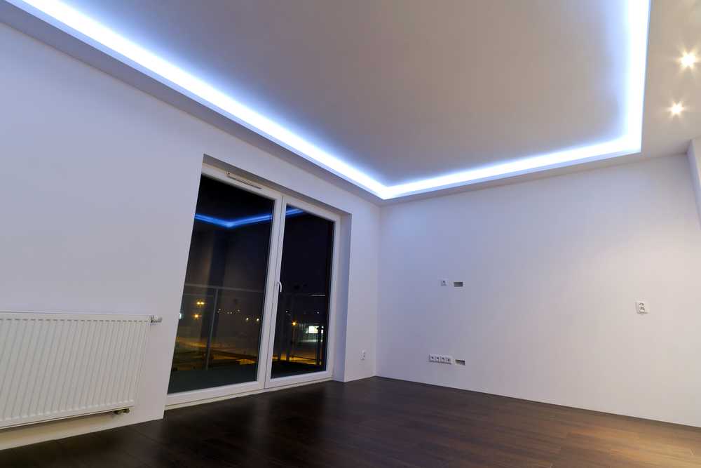 Как правильно сделать светодиодную подсветку потолка или плинтуса: выявляем все нюансы