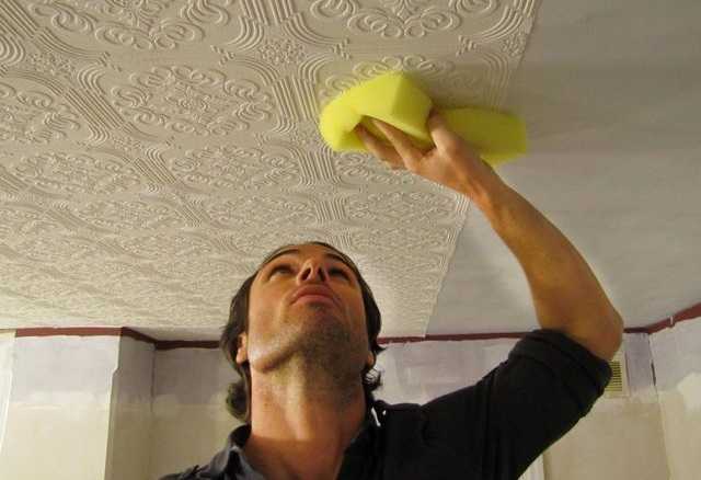 Чем покрасить потолочную плитку из пенопласта: можно ли красить, как покрасить плитку на потолке, как обновить пенопластовый потолок, какой краской лучше красить