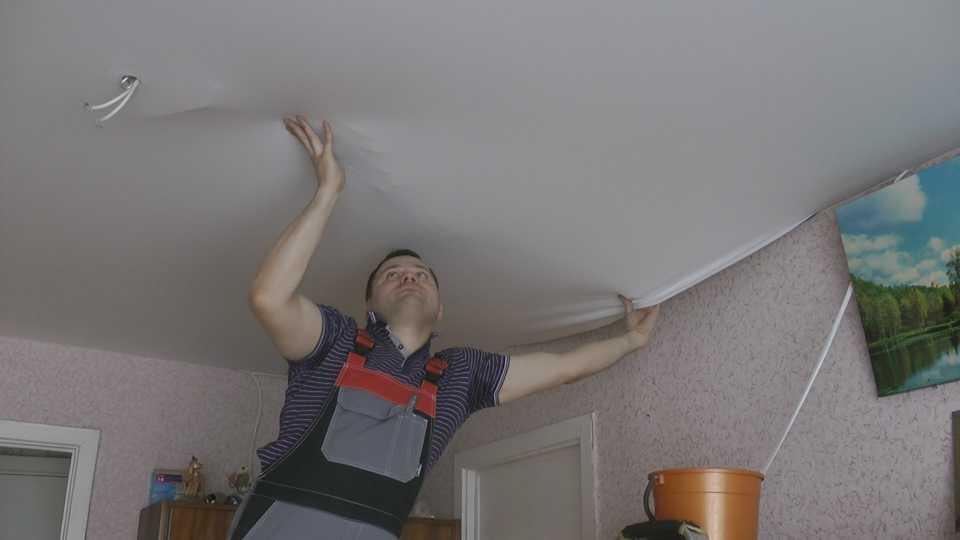 Как разобрать реечный потолок - демонтаж своими руками | как снять реечный потолок