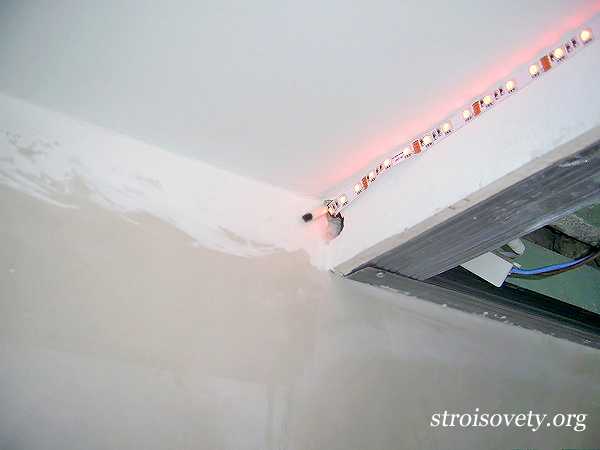 Светодиодные ленты для подсветки потолка - виды, примеры, монтаж