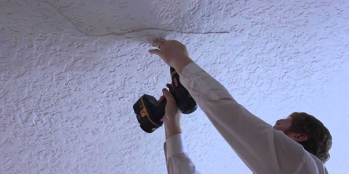 Как поклеить обои под покраску на потолок из гипсокартона