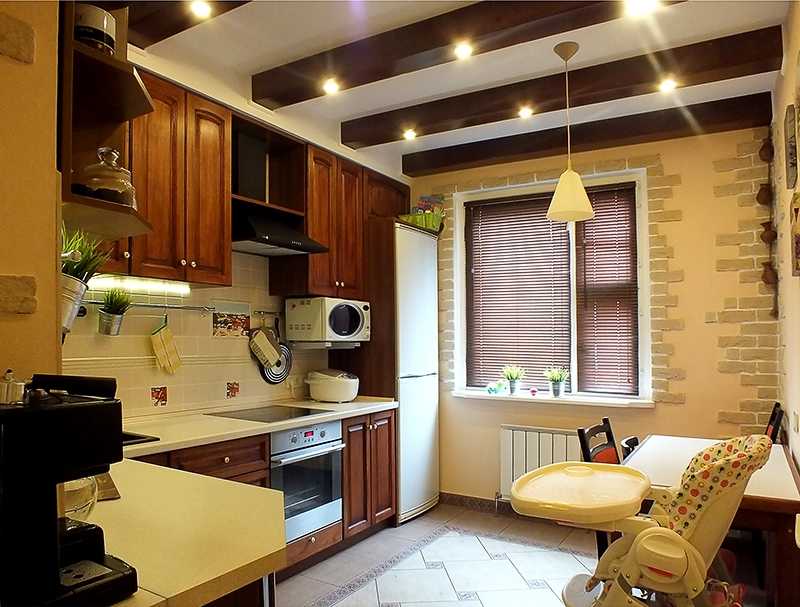 Чем лучше отделать потолок в квартире дешево и красиво?