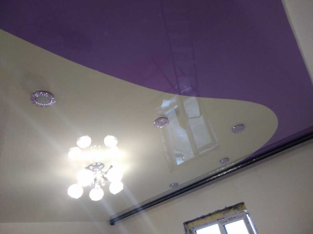 Двухцветные натяжные потолки: 55+ фото, идеи для разных видов конструкций