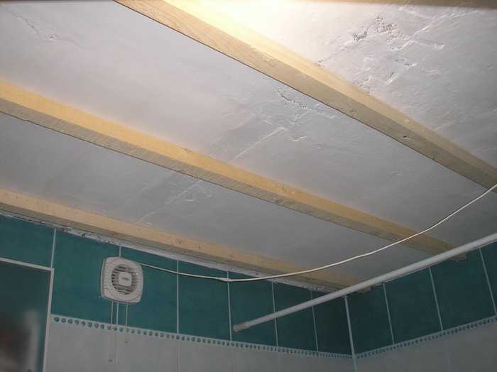 Пластиковый потолок из пвх панелей в ванной комнате: как сделать правильно