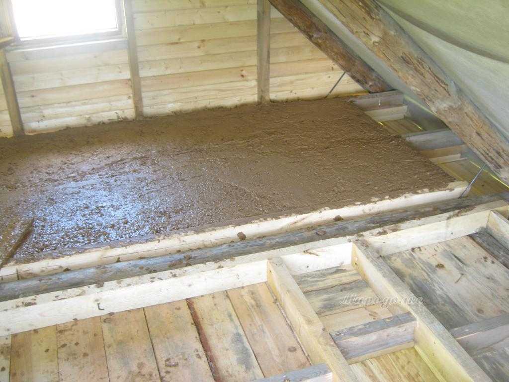 Как утеплить потолок в бане: материалы, пошаговая инструкция правильного утепления холодной и теплой крыши