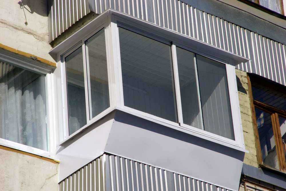 Балкон с выносом по подоконнику - увеличиваем площадь балкона с помощью разварки металлического каркаса