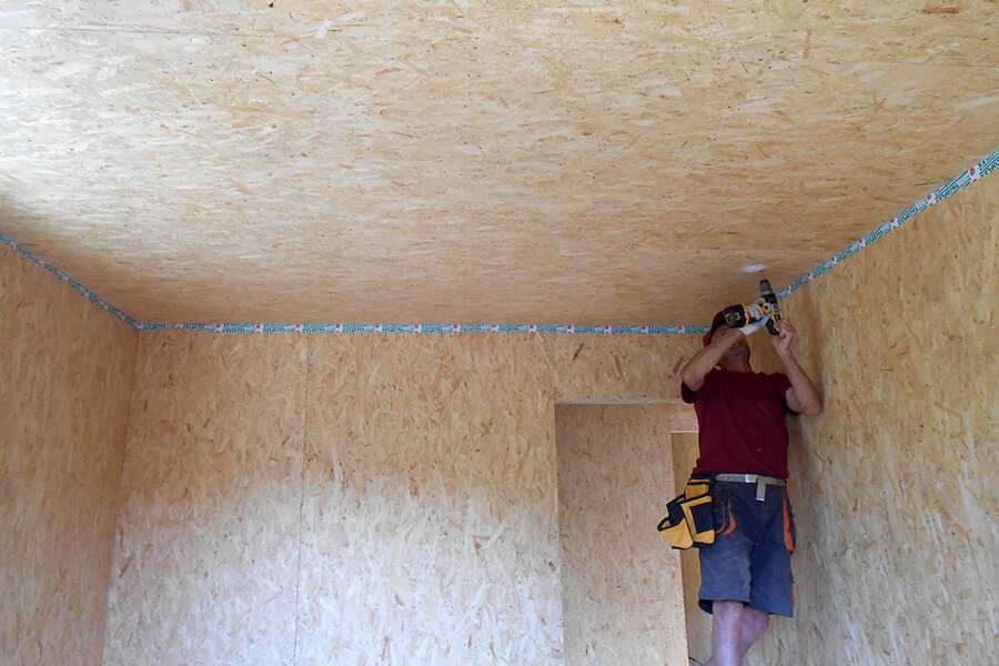 Как обшить потолок осб-плитами?