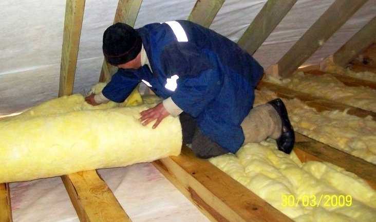Как утеплять потолок в бане: чем лучше утеплить холодную крышу, наилучший утеплитель, чем можно и как правильно