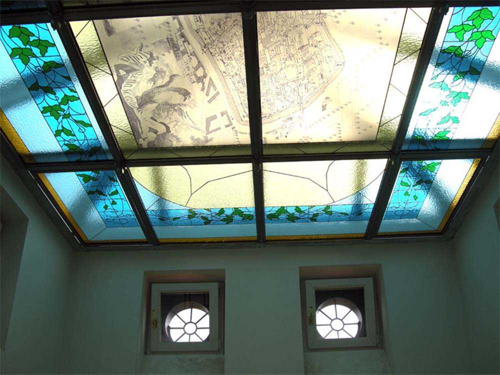 Потолок из оргстекла своими руками с подсветкой или без: как смонтировать потолочную конструкцию из матового плексигласа