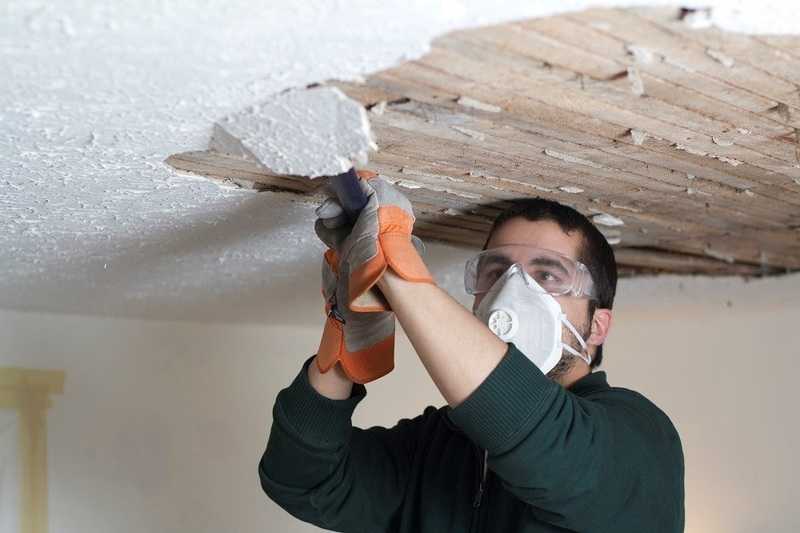 Как выровнять потолок в деревянном доме своими руками и способы выравнивания