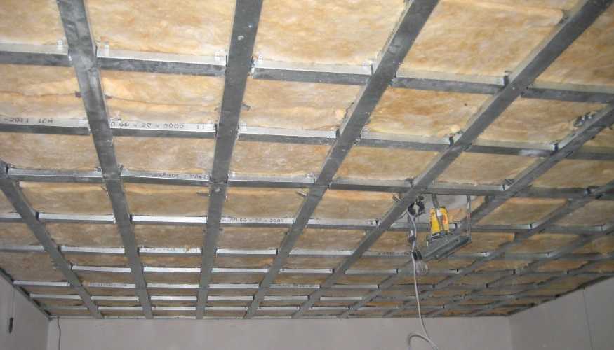Пластиковая обрешетка на потолок под пвх: видео и полезные рекомендации