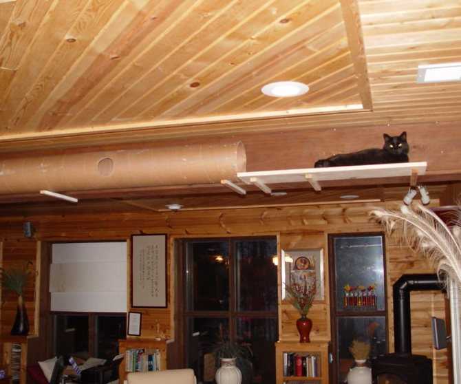Подшивка потолка по деревянным балкам