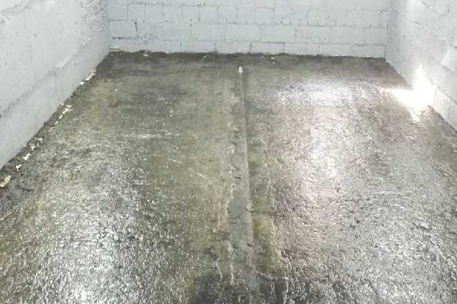Чтобы бетонный пол в гараже не пылил и сохранял презентабельный вид долгие годы, используйте специальные краски Представляем полный обзор составов для гаражного применения: разновидности, характеристики, цены